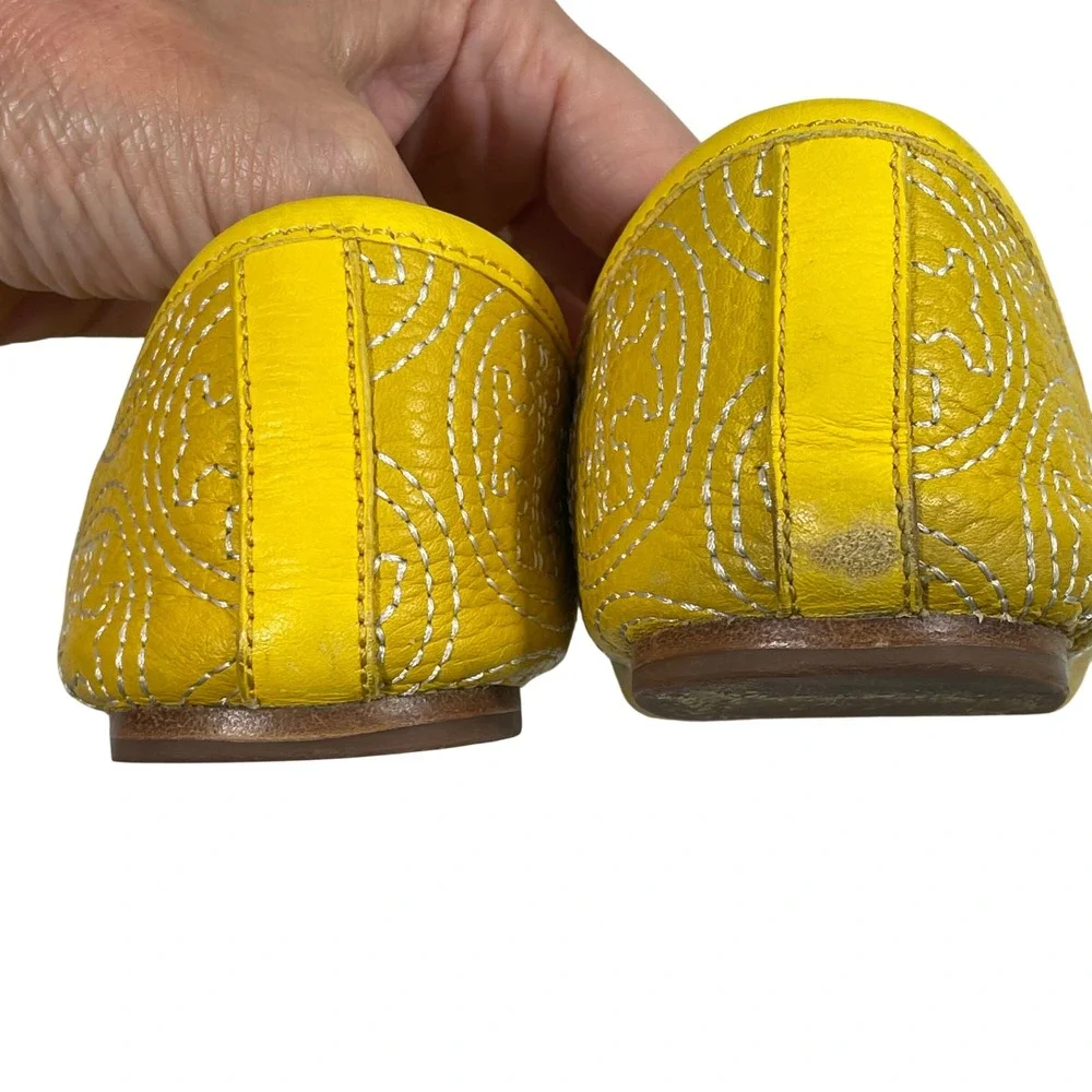 Tory‎ Burch Chelsea Stitched Ballet Flats Yellow Stitched Logo Leather 6.5M
